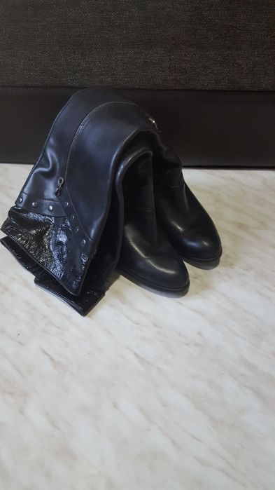 Разбираю гардероб.