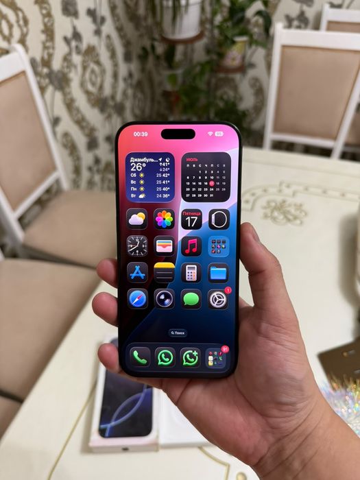 Срочно продам iPhone 16 pro max на 256 гб версия Е-sim (АКБ - 89%)