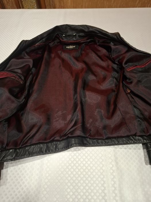 Продаю кожаную  куртку