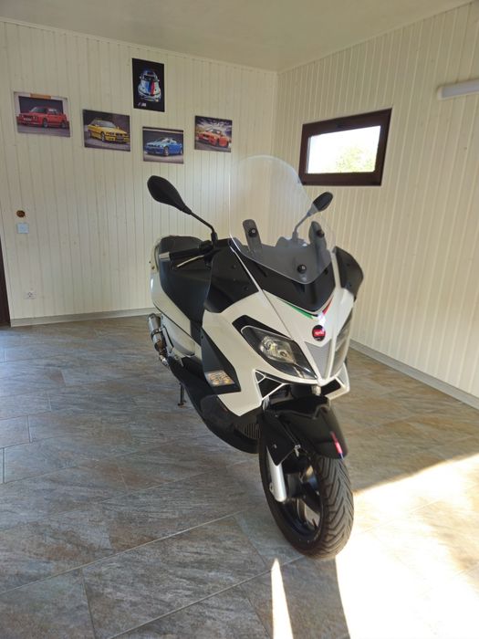Aprilia SR max 300 Piaggio/Gilera