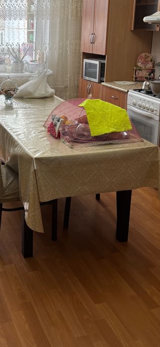 Продам кухонный стол