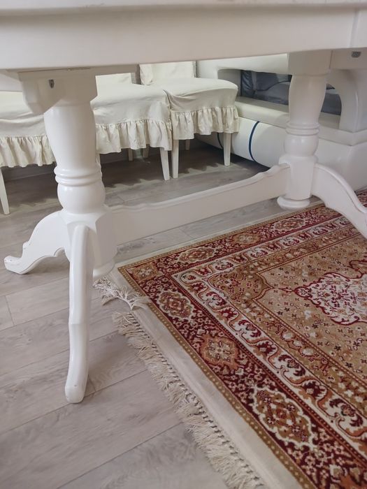 Стол для гостиной