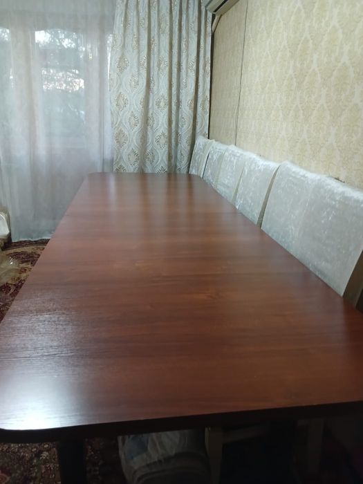 Продается стол . 3,5 метр  Состояние хорош.