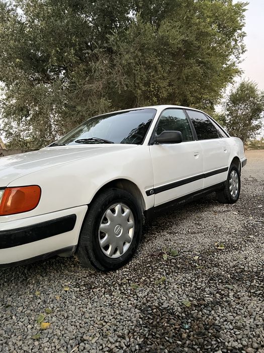 Audi   c4  1991