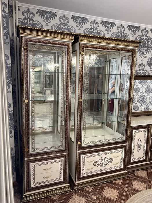 Продам дешево гарнитур