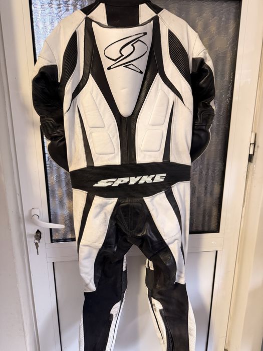 Екип SPYKE номер 52