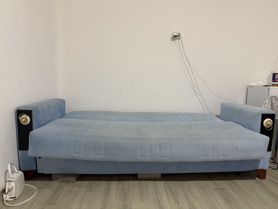 Продаю диван 8000