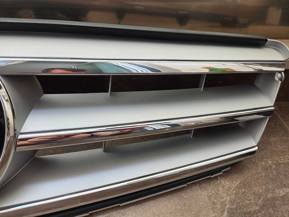 Решетка/маска с емблема тип AVANTGARDE за Mercedes W204