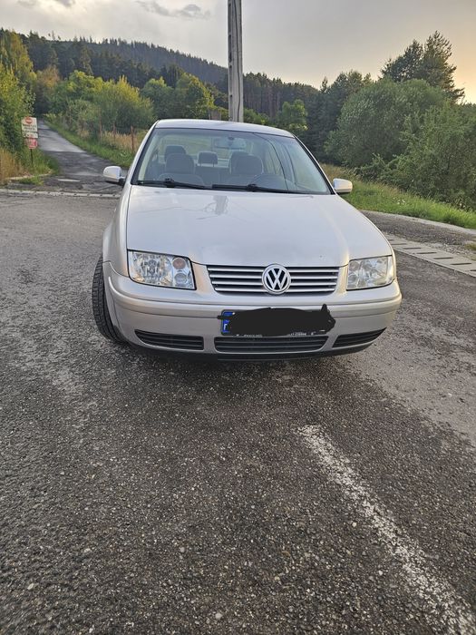 VOLKSWAGEN Bora