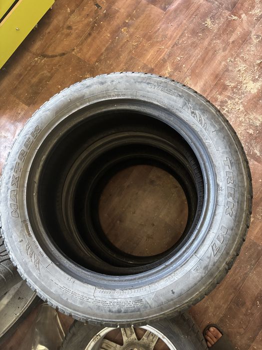 Продам шины R18 3 штуки