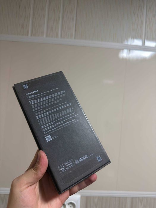 GALAXY Z FLIP 7 12/256 каробка документ IMEI 1-2 очилган. 8.5 миллион.
