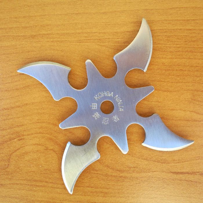 Шурикен - метална звезда