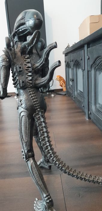 Alien Big Cap 50cm.Figurina NECA Alien