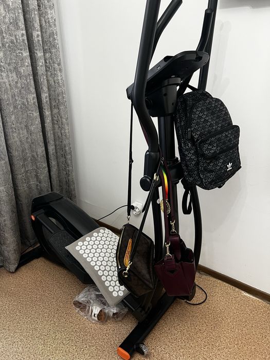 Продам тренажер эллипс