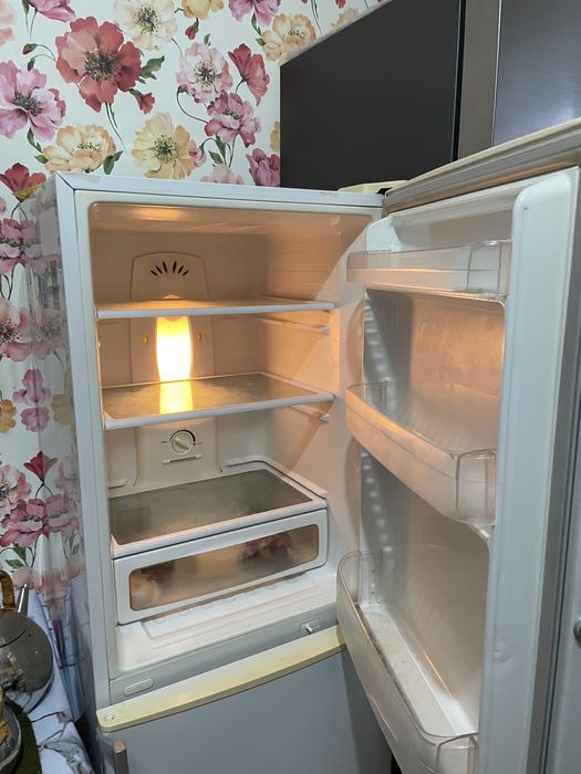 Холодоильник SAMSUNG