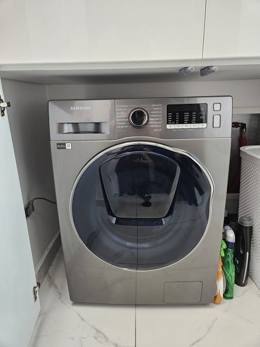 Masina spalat Samsung slim cu uscător impecabilă
