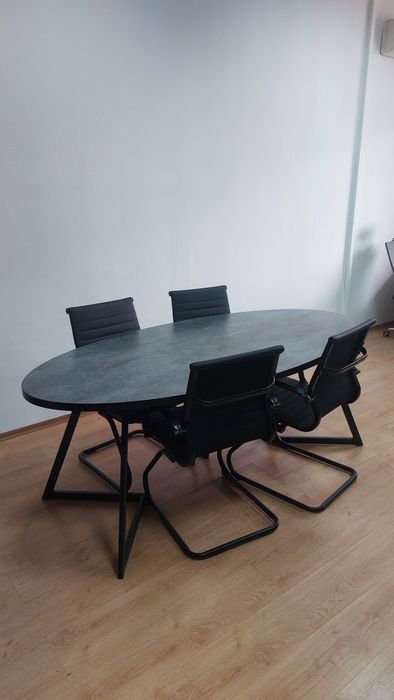 Стол для переговоров