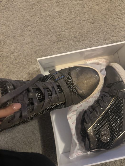 Оригинални боти Guess