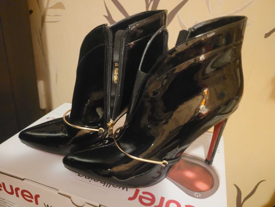 Лачени боти на тънък ток