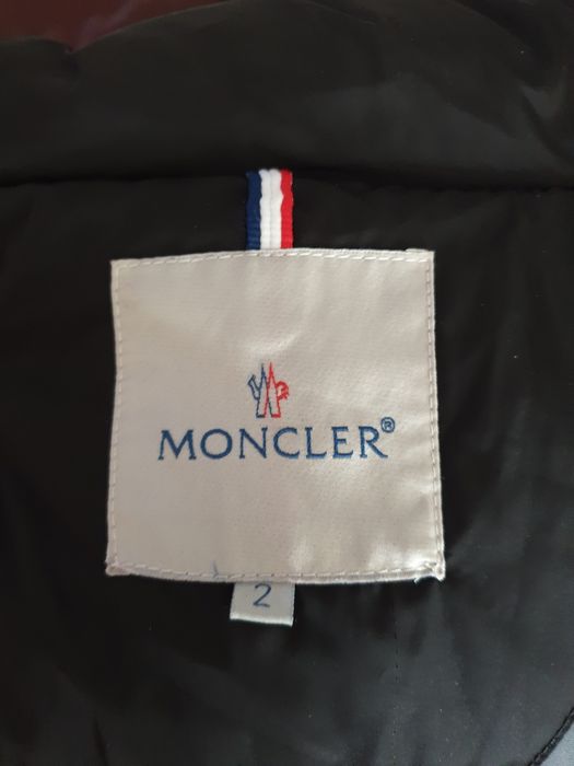 Vand haina MONCLER mărimea 2(M)2