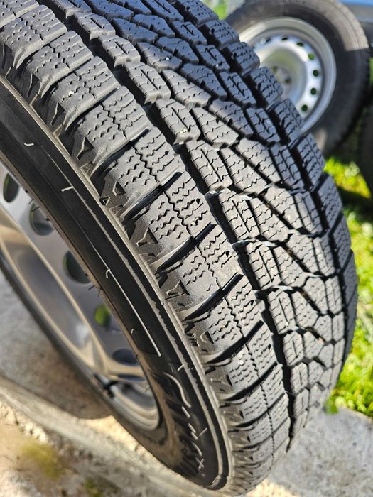 Зимни Гуми205/65R16C,дот24г.+оригинални джанти Vito w447