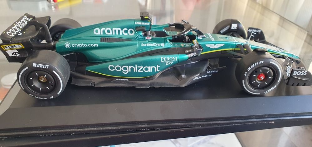 Macheta f1 Aston-Martin 2023 redbull  sc  1:18
