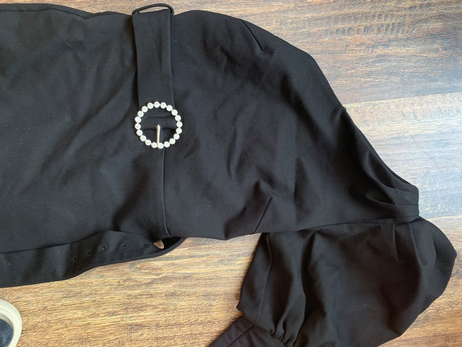 Rochie de ocazie pe un umar foarte frumoasa pe corp marimea S