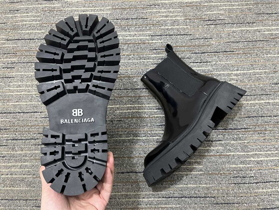 Ghete Balenciaga Calitate Premium