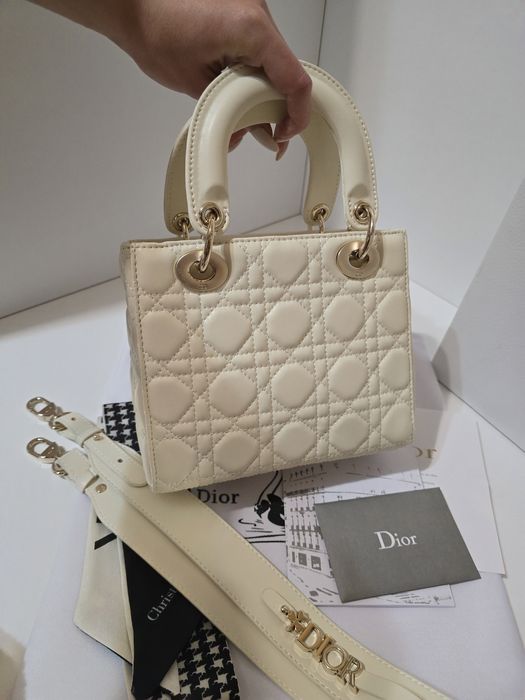 Налична чанта Lady Dior Latte