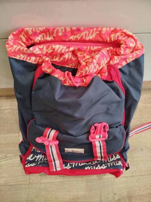 Детска раница за момиче ортопедична. Чисто нова