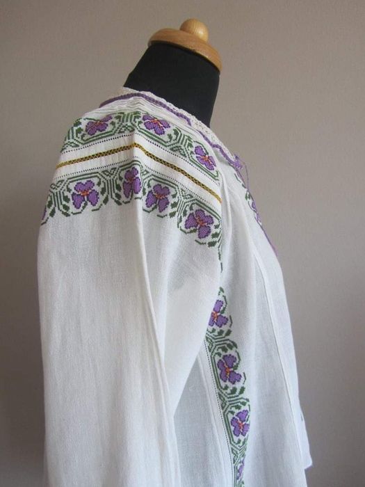 Camasa tradițională, ie