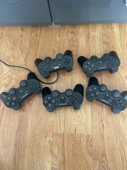 Vand 5 controllere de ps3