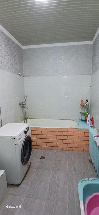 Internat hovli uy sotiladi 5.10 sotix 8hona