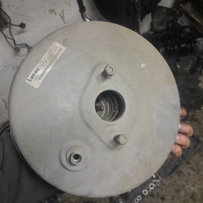 Продам запчасти на мерс