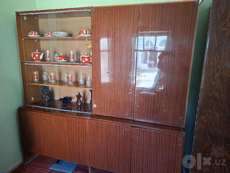 Сервант и шифонер продается