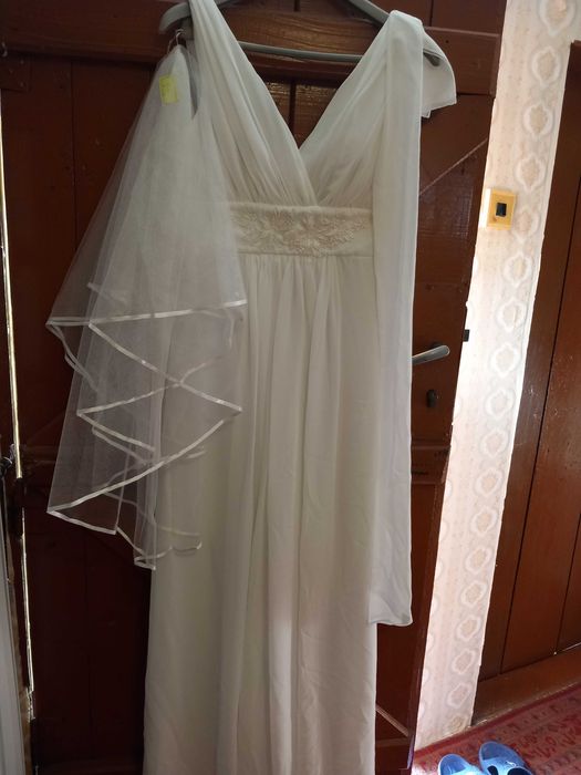 Нова булчинска рокля