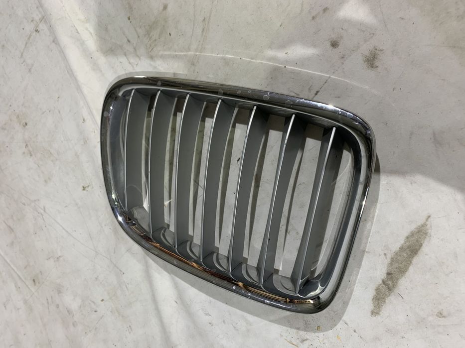 Grila radiator (nara) dreapta BMW X1, E84, 2009, 2010, 2011, 2012, 2013, 2014, cod origine OE 51112993308.