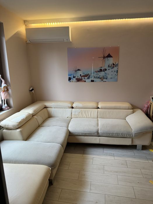 Ъглов диван с функцуя сън, табуретката е подвижна