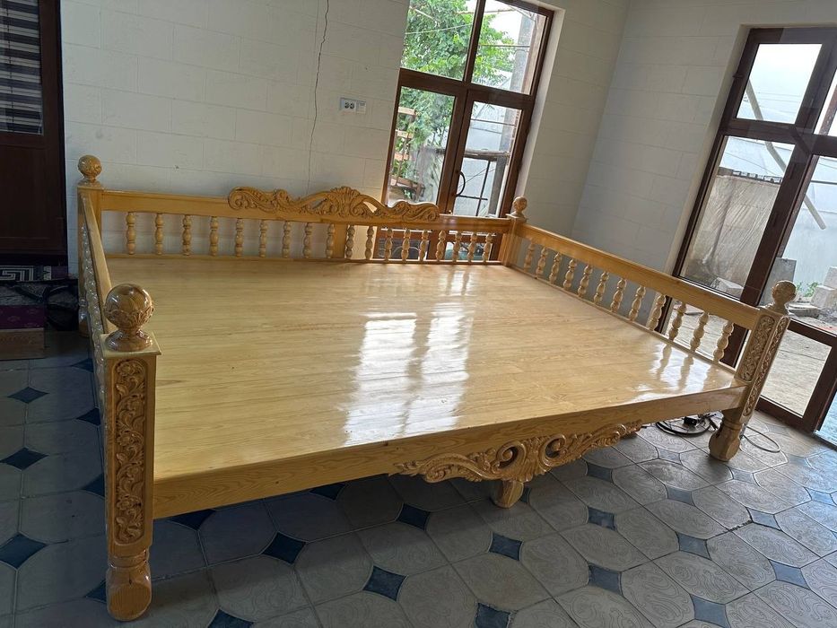 Kravat sotiladi Holati yangi