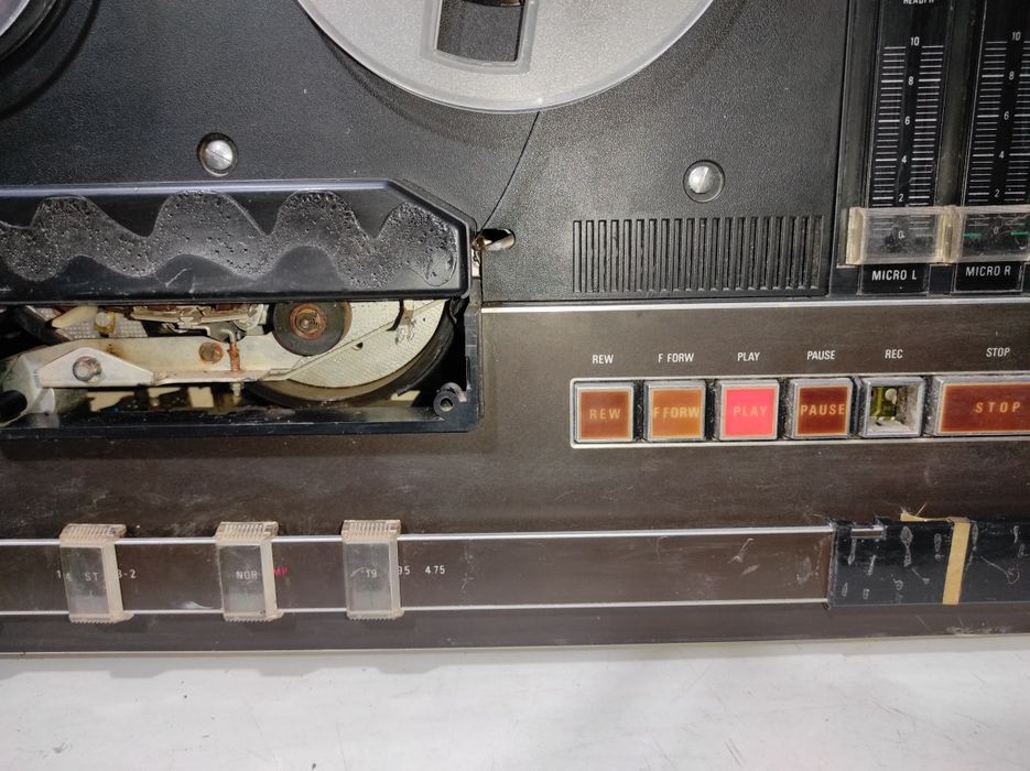 Philips N4510 pornește, pentru piese sau reparatie