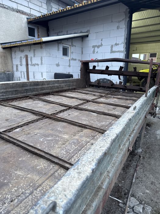 Remorca pentru spart gunoi