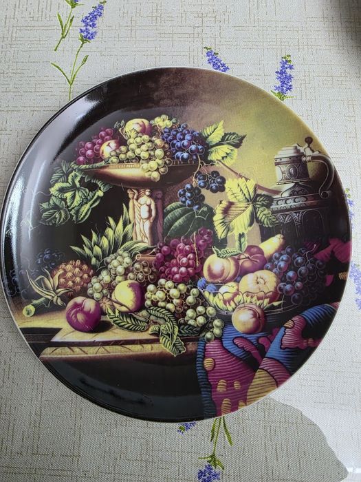 Фарфоровые тарелки