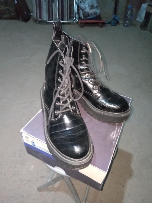 продам осенние ботинки