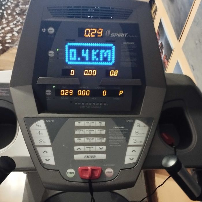 Бягаща пътека Spirit Ст800