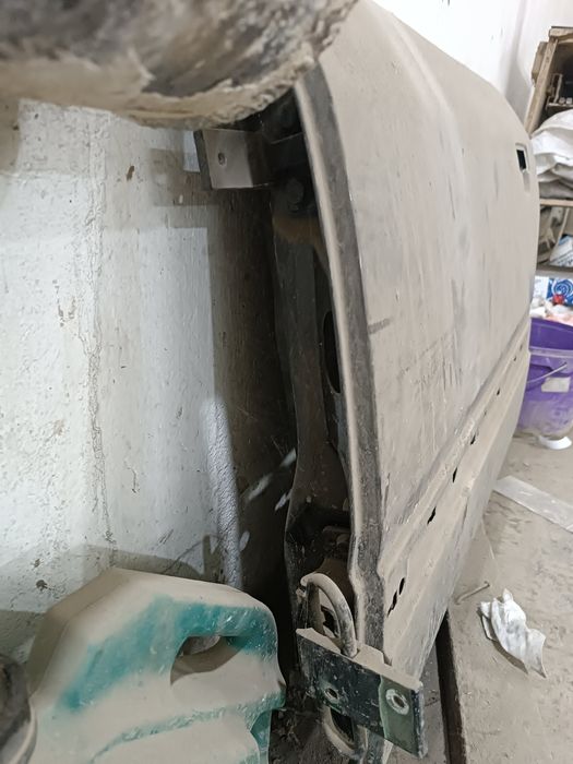 Дверь Ауди 100 c4 левая задняя