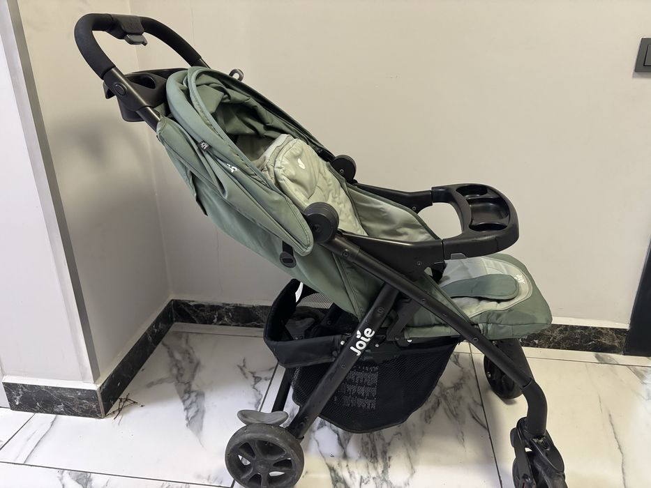 Коляска Joie (прогулочная)