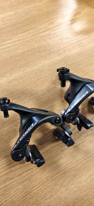 Комплект Шосейни спирачки Shimano Ultegra BR-R8000,Rear BR-R8100