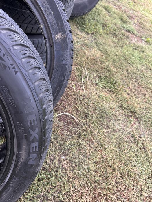 2 зимни гуми nexen 225 45 17 6mm