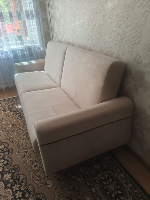 Продам диван почти новый