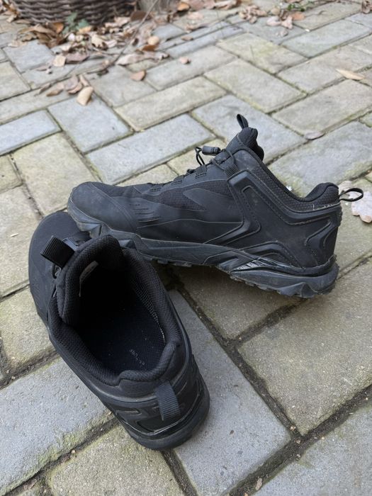 Продам кроссовки Outventure